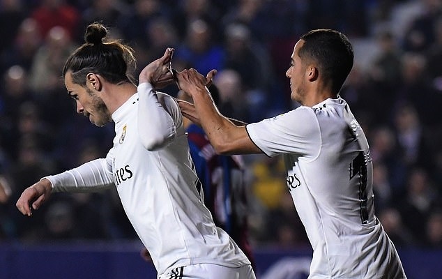 Real Madrid thang Levante nho 2 qua penalty gay tranh cai hinh anh