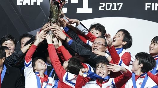 Giua lenh trung phat 'bua vay', the thao Trieu Tien van manh me di len hinh anh