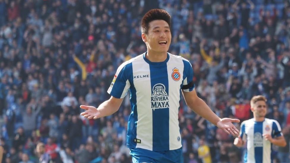 So sanh Wu Lei voi Son Heung-min, fan Trung Quoc bi bao nha thuc tinh hinh anh