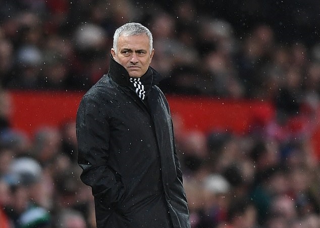 Chua toi Real, Mourinho som bi cau thu tay chay hinh anh