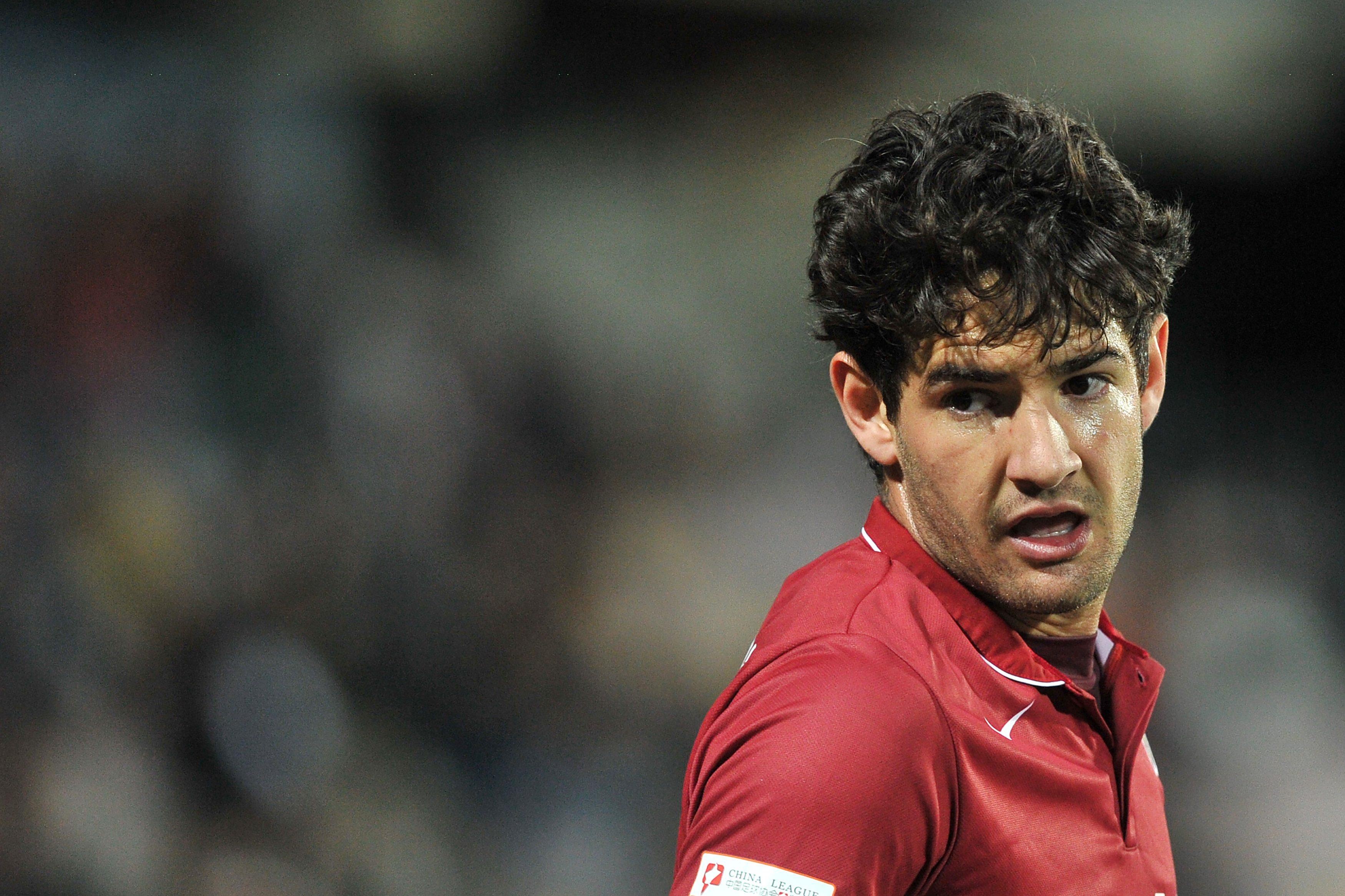 Bi dong doi danh, Pato thao chay khoi Trung Quoc hinh anh