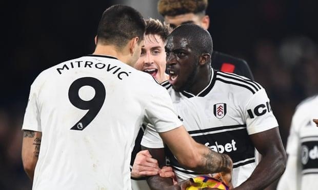 Fulham va bi kich dong tien hinh anh