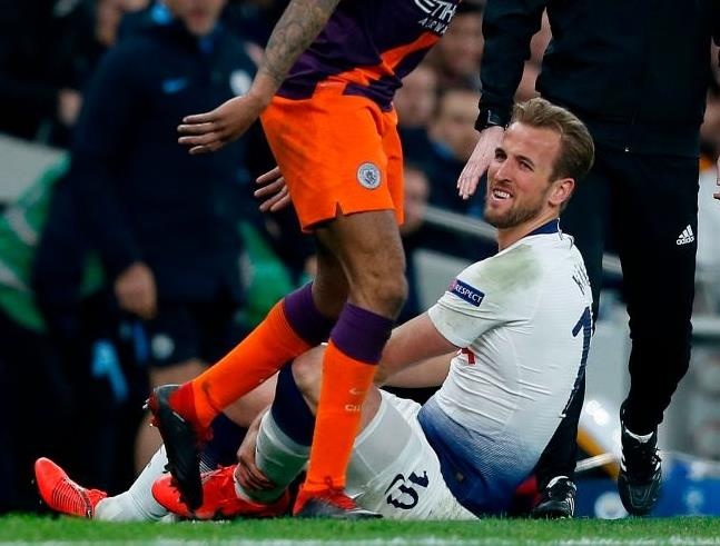 Tottenham tra gia dat cho chien thang truoc Man City hinh anh