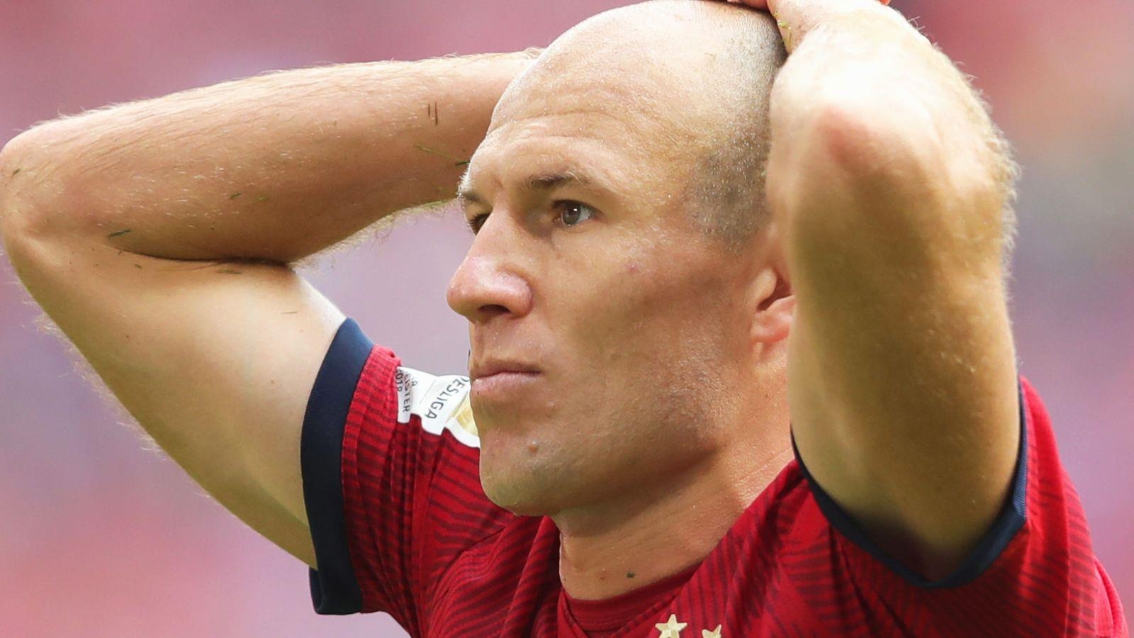 Doan ket buon dang cho Arjen Robben hinh anh