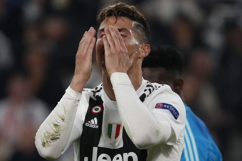 Juventus bi loai va cai tat vao ga nha giau lam tien hinh anh