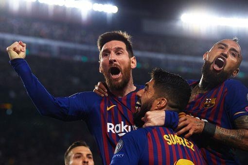 Xem thuong Camp Nou cua Messi, Klopp nhan cai ket dang hinh anh