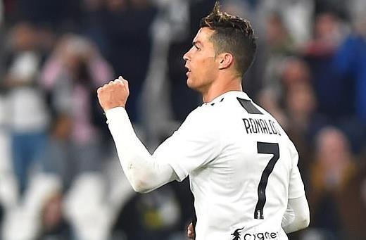 Ronaldo lai vuot Messi ve thanh tich ghi ban hinh anh