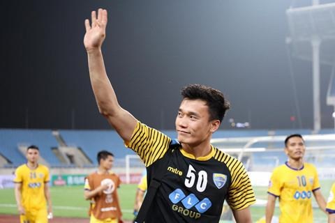 'Ong Park nen bit tai truoc moi loi che bai Bui Tien Dung' hinh anh