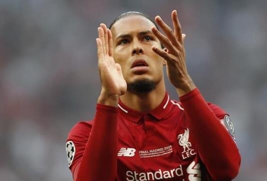 Liverpool vo dich Champions League, Qua bong vang ve tay ai? hinh anh