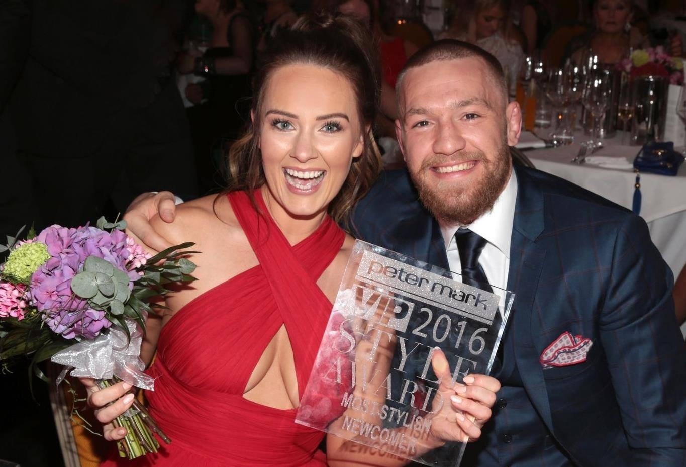 Dee Devlin - bong hong sau thanh cong cua Conor McGregor hinh anh