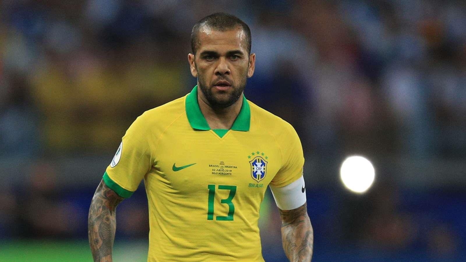 O tuoi 36, Dani Alves van lam be mat dan sao tuyen Argentina hinh anh