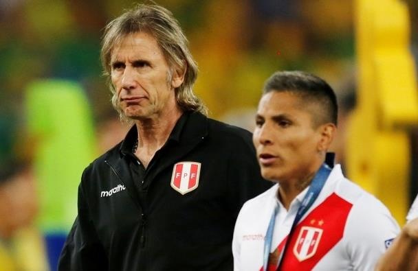 Tuyen Peru khong phai cui dau du thua Brazil hinh anh