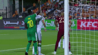 Sao Algeria bi cham choc vi an va tho thien nhu Neymar hinh anh