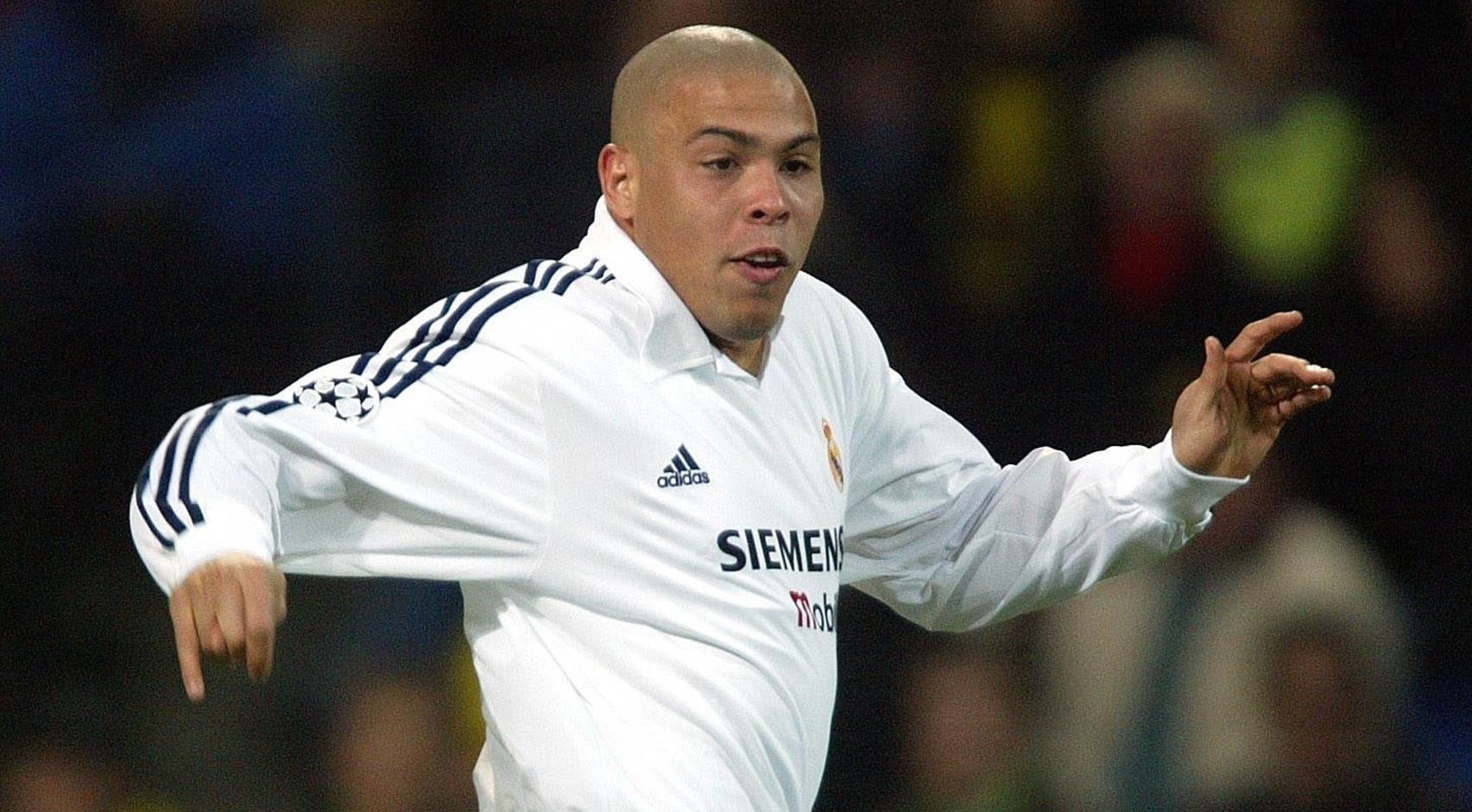 Barca, Neymar va hoi uc vu Ronaldo 'beo' hinh anh