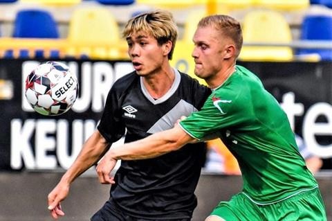 Cong Phuong doi mat hanh trinh gian nan ru bo lop ao vo danh tai Bi hinh anh