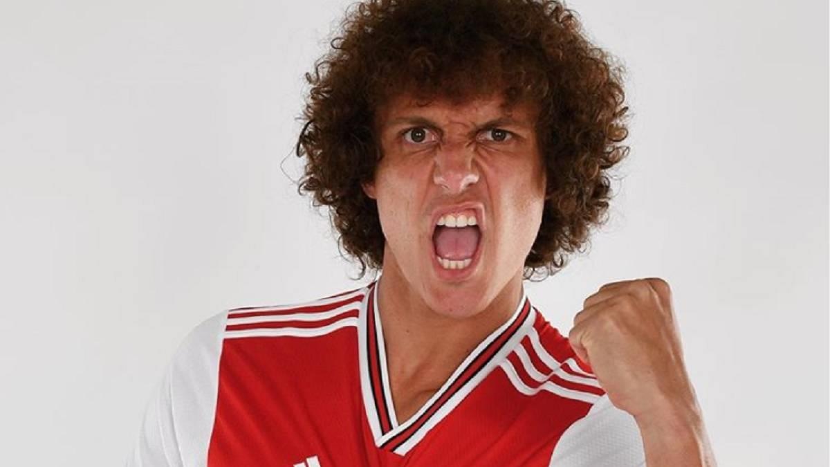 Fan Chelsea cham mot sao cho nha hang cua David Luiz hinh anh