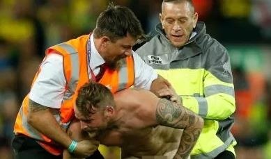 CDV 'tran nhu nhong' pha roi tran Liverpool thang Norwich hinh anh