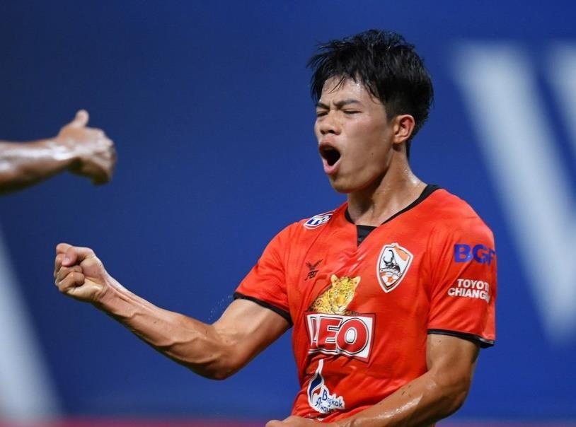 teerasil Dangda ảnh 2 teerasil Dangda anh 2