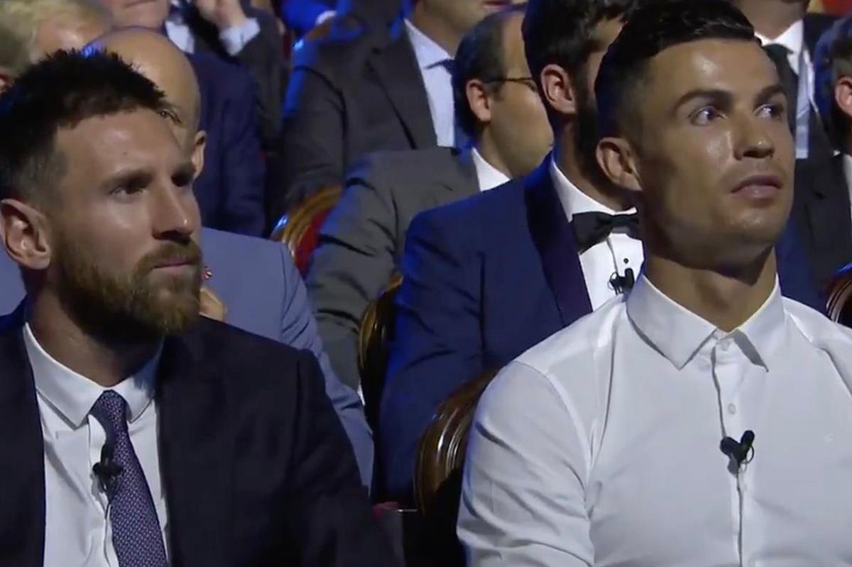 Ronaldo lanh lung khi Messi gianh giai thuong hinh anh