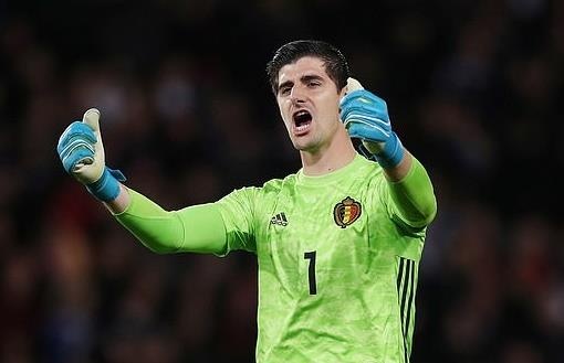 Nguoi dai dien cua Courtois bi canh sat bat hinh anh