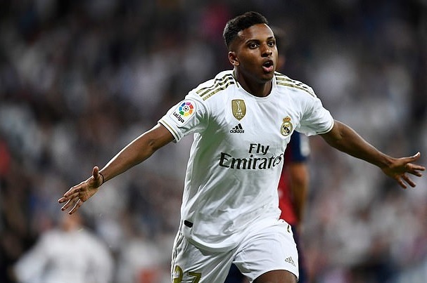 Ghi ban sau 93 giay, cau thu tuoi teen dua Real len dau bang hinh anh