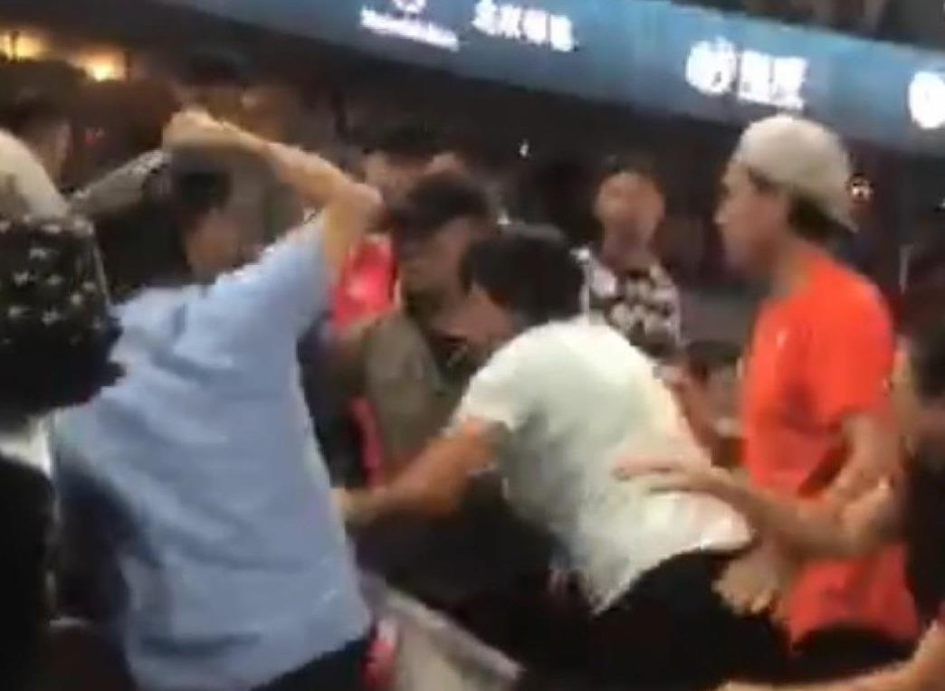 CDV Trung Quoc au da tai giai quan vot danh gia the gioi hinh anh