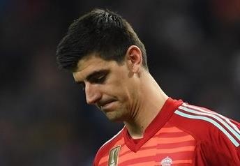 Thibaut Courtois tra gia cho su ngao man hinh anh