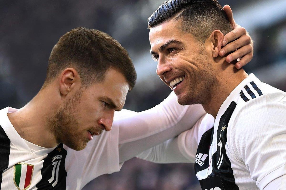 Ramsey: 'Ronaldo cung chi la nguoi dan ong binh thuong' hinh anh