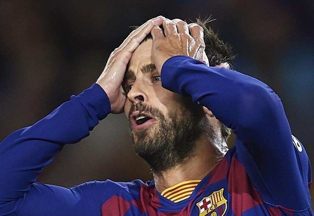Pique tay the khien Barca thieu hut hang thu hinh anh