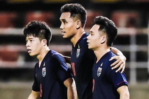 Tuyen Thai Lan thang hoa khien HLV Malaysia lo ngai hinh anh