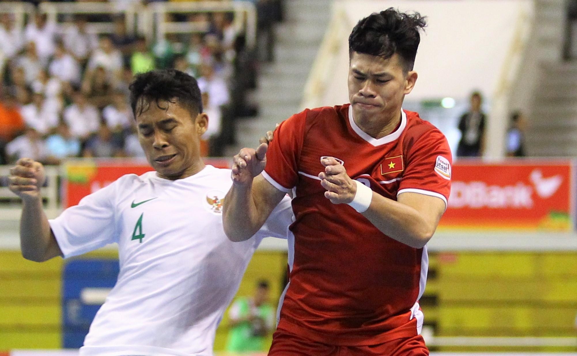 Phung phi co hoi, tuyen futsal Viet Nam hoa Indonesia hinh anh