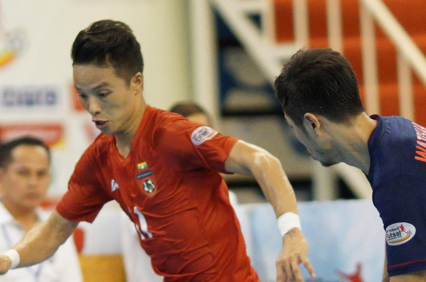 Tuyen futsal Myanmar khieu chien Viet Nam hinh anh