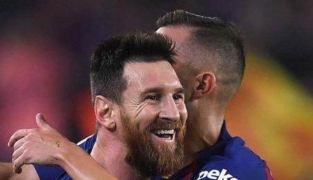 Vidal: 'Messi den tu hanh tinh khac' hinh anh