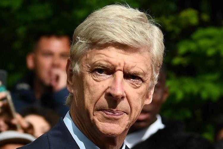 HLV Wenger: 'Barca dang danh mat ban sac' hinh anh
