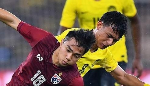 Chanathip xin loi fan sau that bai cua Thai Lan hinh anh