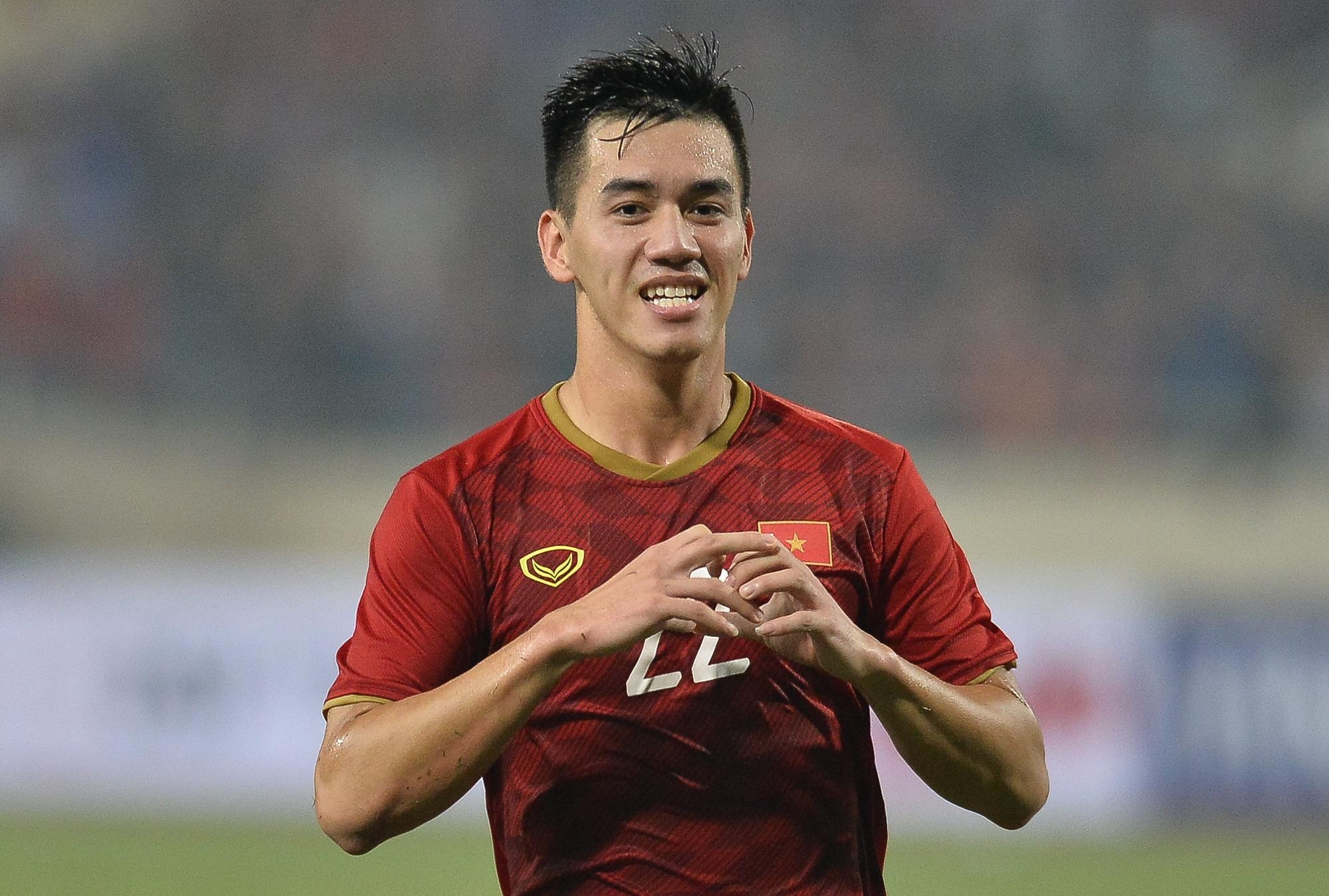 'Tuyen Viet Nam qua manh so voi UAE' hinh anh