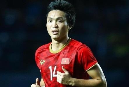 Van Bakel: 'Chinh Chanathip moi phai so Tuan Anh hon' hinh anh