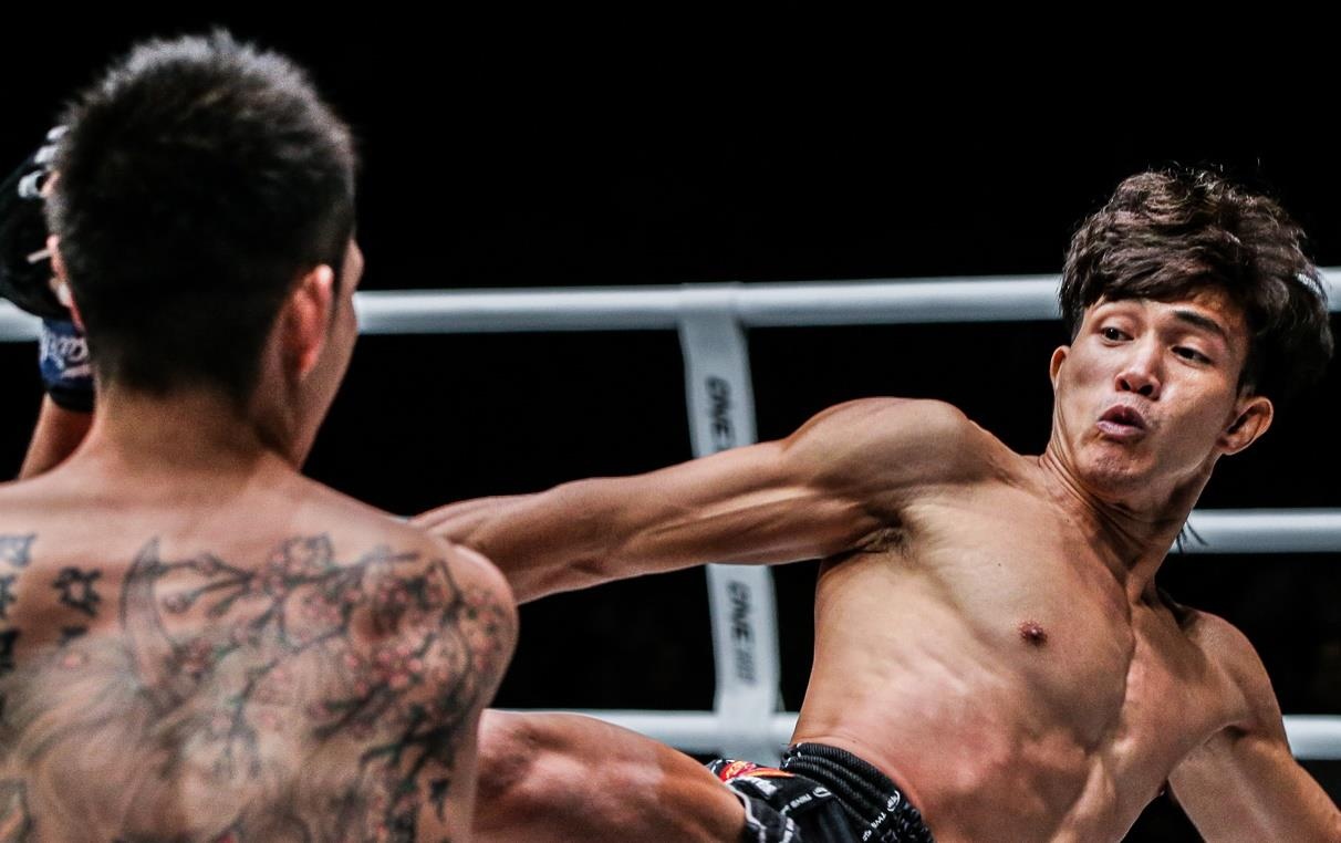Duy Nhat toa sang tai ONE Championship hinh anh