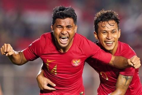 'Tuyen U22 Indonesia va Viet Nam manh ngang nhau' hinh anh