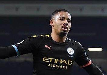 Man City trut con thinh no len Burnley bang tran thang 4-1 hinh anh