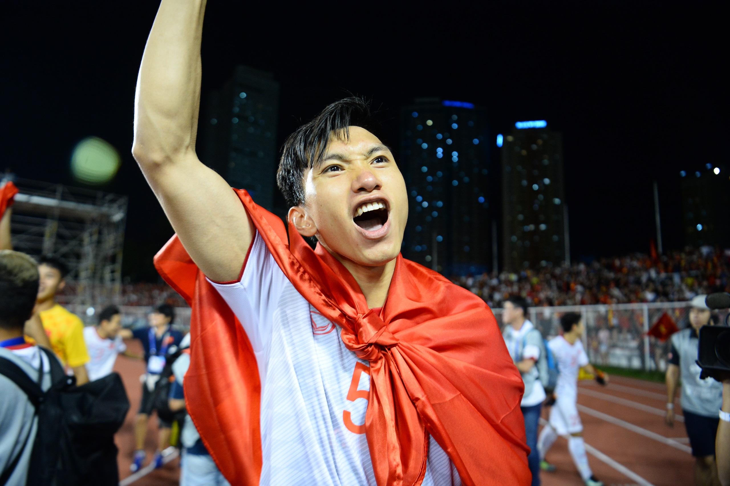 SC Heerenveen vinh danh chien tich SEA Games cua Van Hau hinh anh