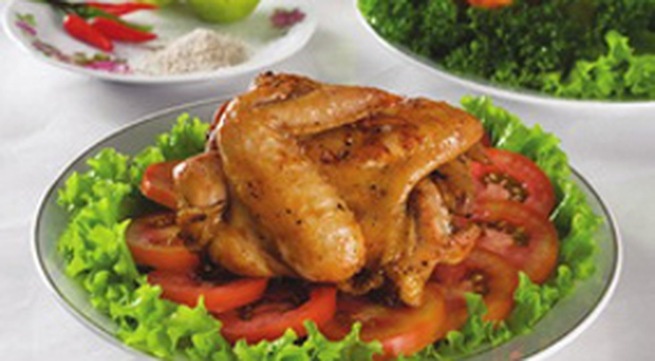 Dau bep sieu dang lam ga cho 200 nguoi an hinh anh