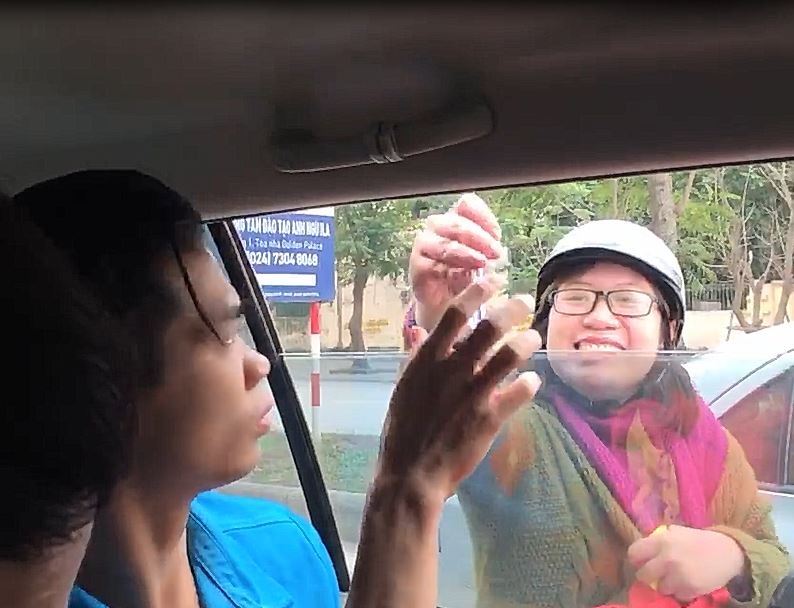 Fan chay theo xin chu ky cua Cong Phuong, Tien Dung hinh anh