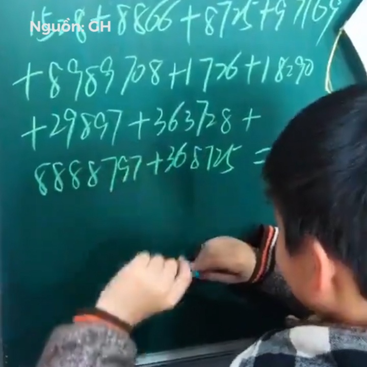 Cau be lem linh gia vo la 'than dong toan hoc' hinh anh