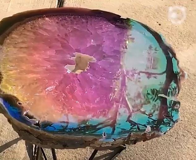 Ban da thach anh 7 mau cau vong quy hiem hinh anh