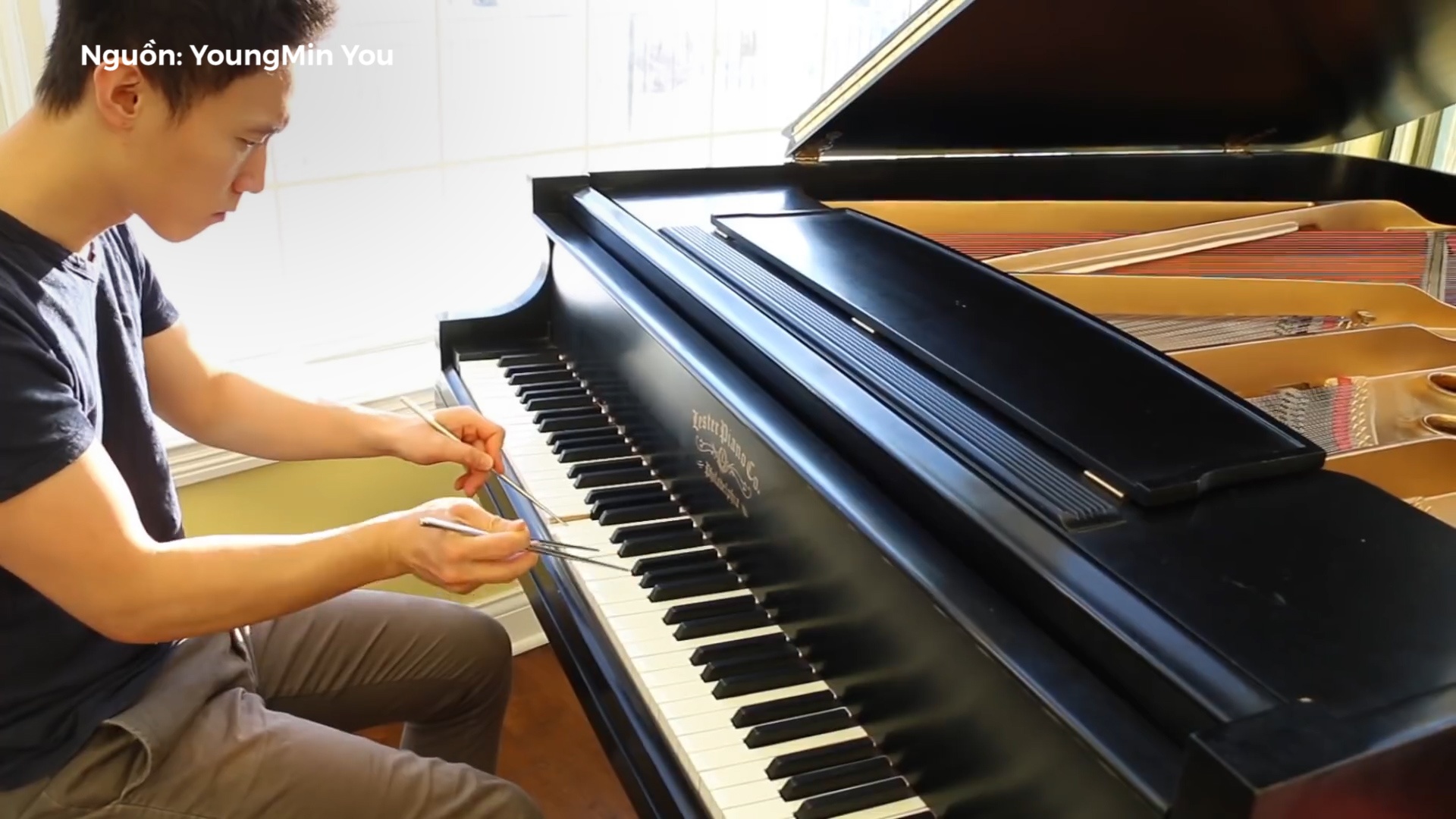 Tai nang Han Quoc choi piano bang dua hinh anh