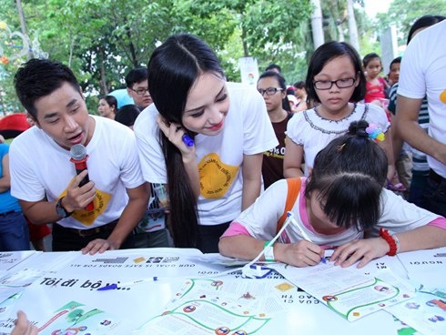 Nguyen Khang trai nghiem khi lam dai su thien nguyen hinh anh