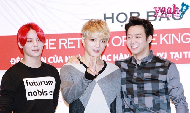 Pho Dac Biet phong van doc quyen  JYJ hinh anh