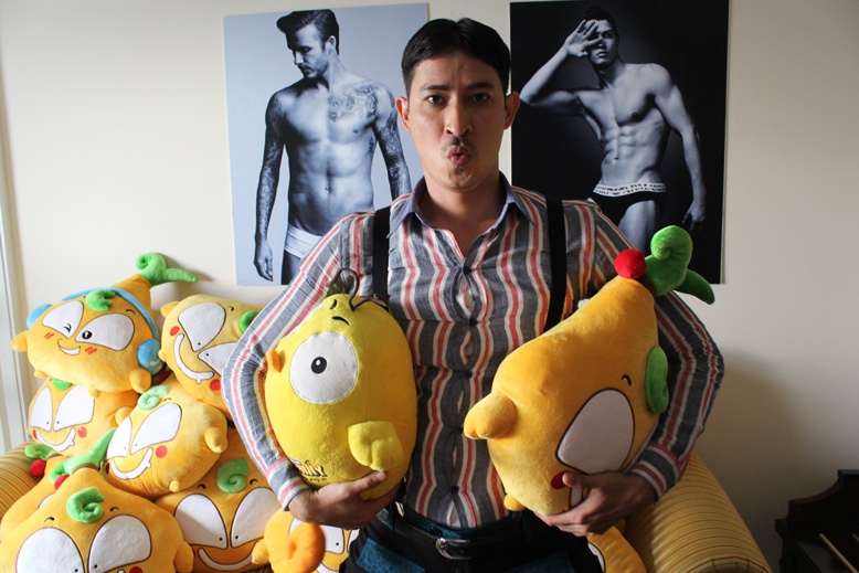 Không riêng gì “chị Hội”, đến chàng diễn viên Huy Khánh đẹp trai cũng đắm đuối “diễn viên” Củ Hành bông  