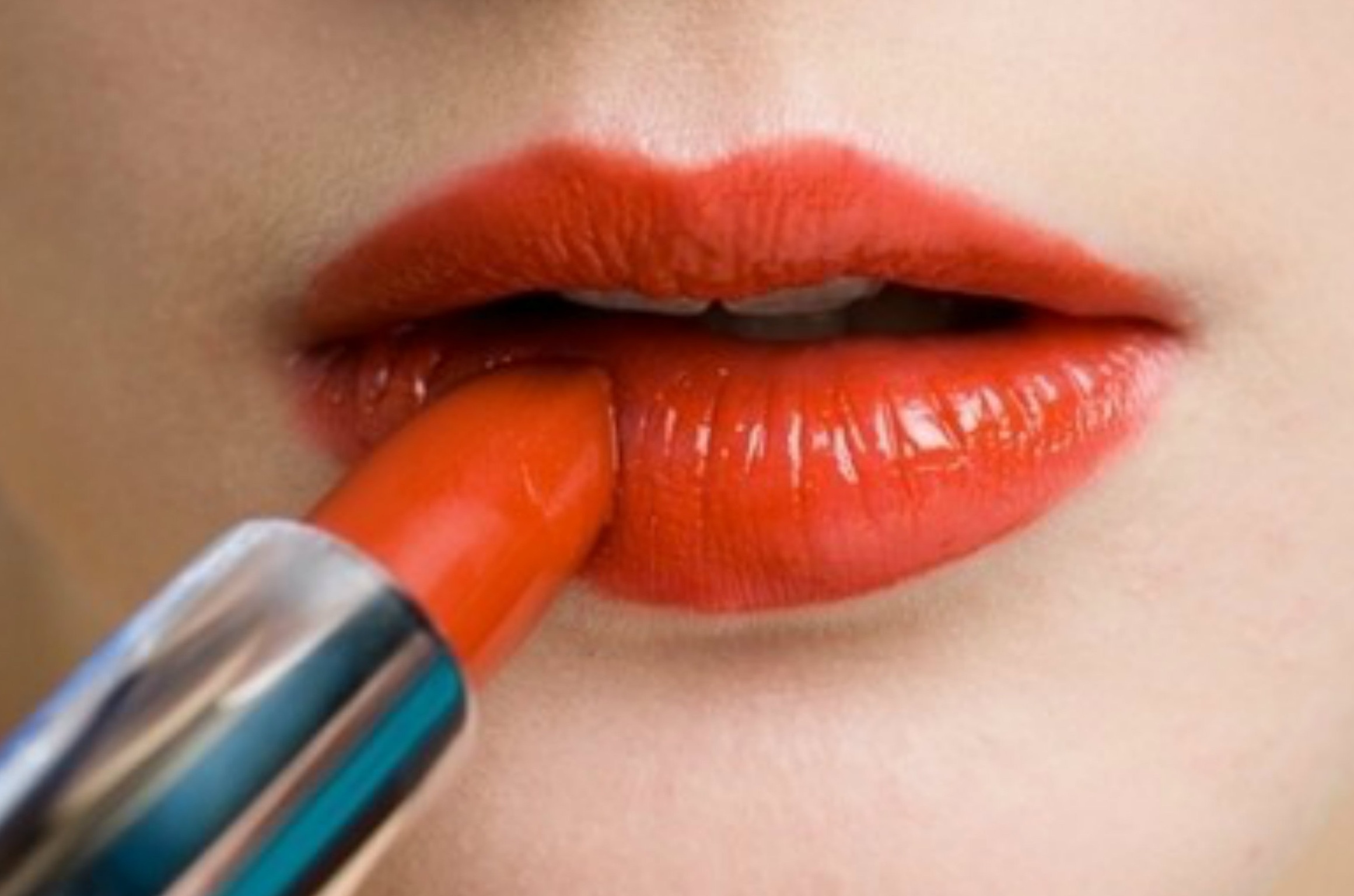 Sexy trong nang voi mau cam ruc ro hinh anh